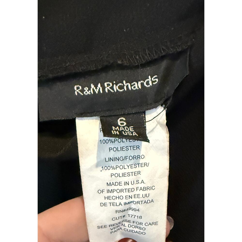 R & M Richards Holiday Outfit - Picture 9 of 10